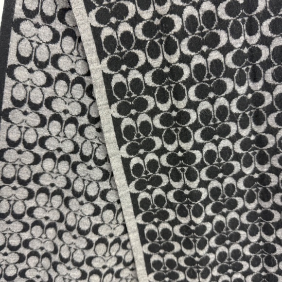 NWOT Coach Signature Logo Black and Gray Merino Wool Scarf Reversible Unisex - Picture 3 of 10